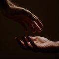 ¿Cuál es la Importancia de Pertenecer a un Grupo Social para el Bienestar Emocional? - Psico Fronteras
