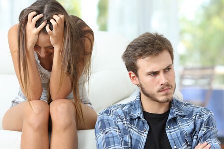 Por qué mi pareja me juzga por mi pasado y cómo manejarlo eficazmente - Psico Fronteras